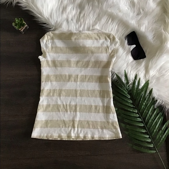 ✨Banana Republic tee✨ - Picture 2 of 4